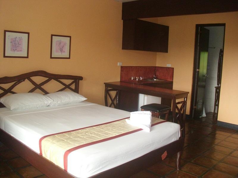 Graceland Estates And Country Club Hotel Lucena Luaran gambar